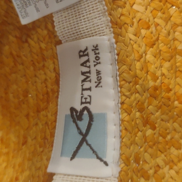 Straw like hat Q3 - Picture 3 of 4